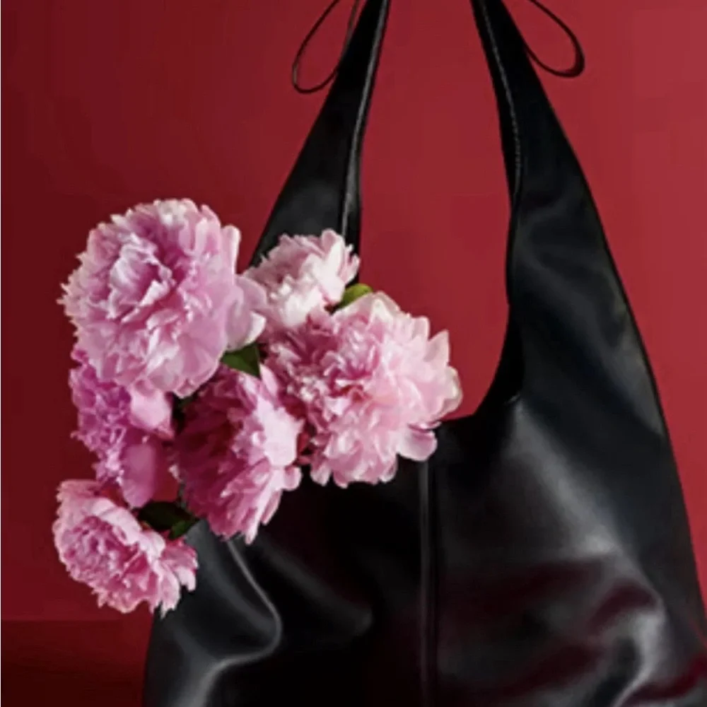 ❤️😍New Victoria’s Secret Bow Tote 23.25